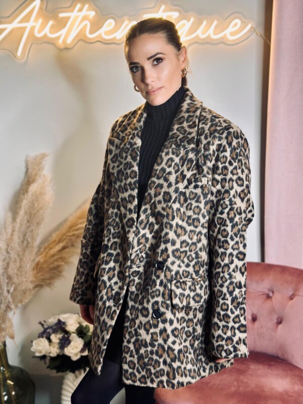 Photo-Manteau_Leopard-2